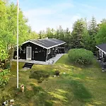 4 Star Holiday Home In Albaek *
