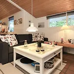 4 Star Holiday Home In Albaek
